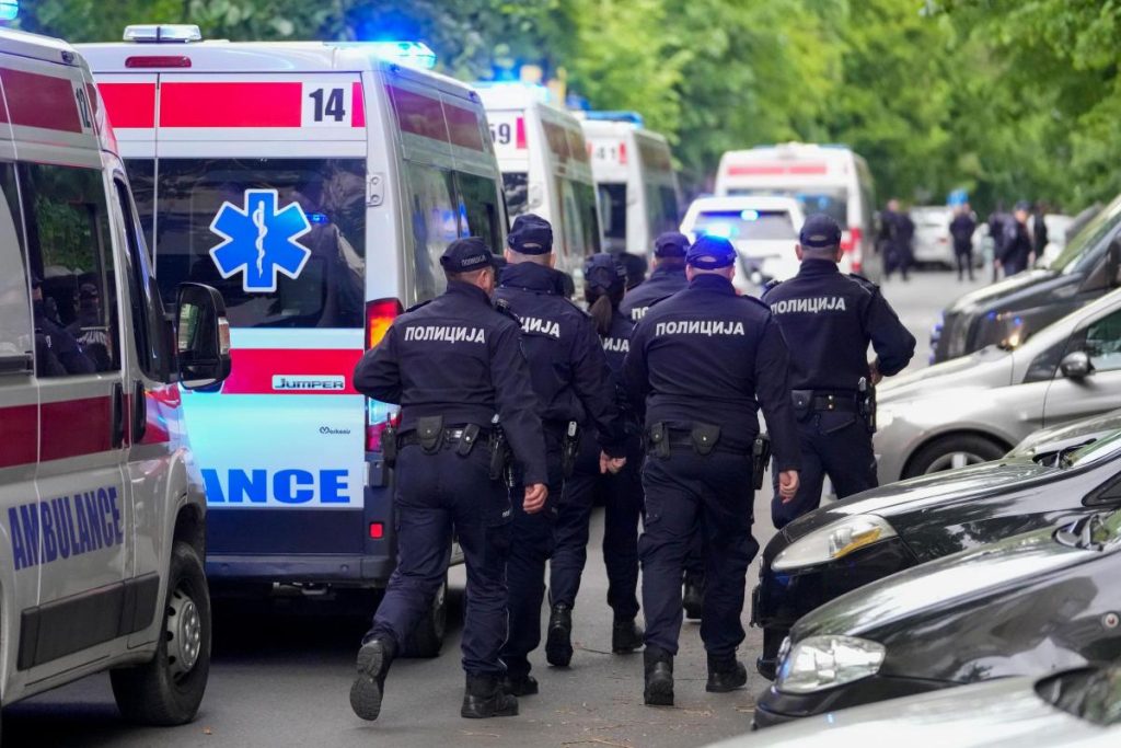 MPB ja serbe  Zëvendësdrejtori i PK së është dërguar në mbajtje  katër policë tjerë janë ndaluar