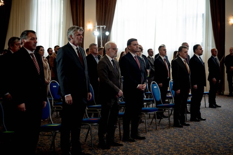 Fronti Europian zgjodhi edhe Presidentin  Sela në seancën e improvizuar shpalli Bujar Osmanin president të RMV së