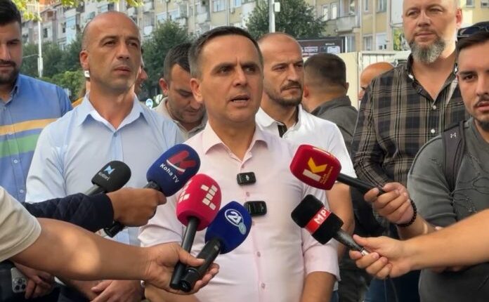 Kasami porosi ish-zyrtarëve të BDI-së: Burgu është për burra!