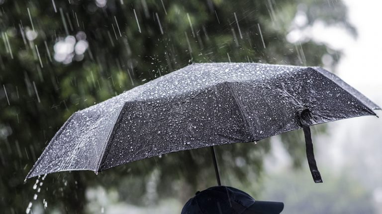 DPHM: Nga e diela shi, erë e fortë dhe rënie e ndjeshme e temperaturave