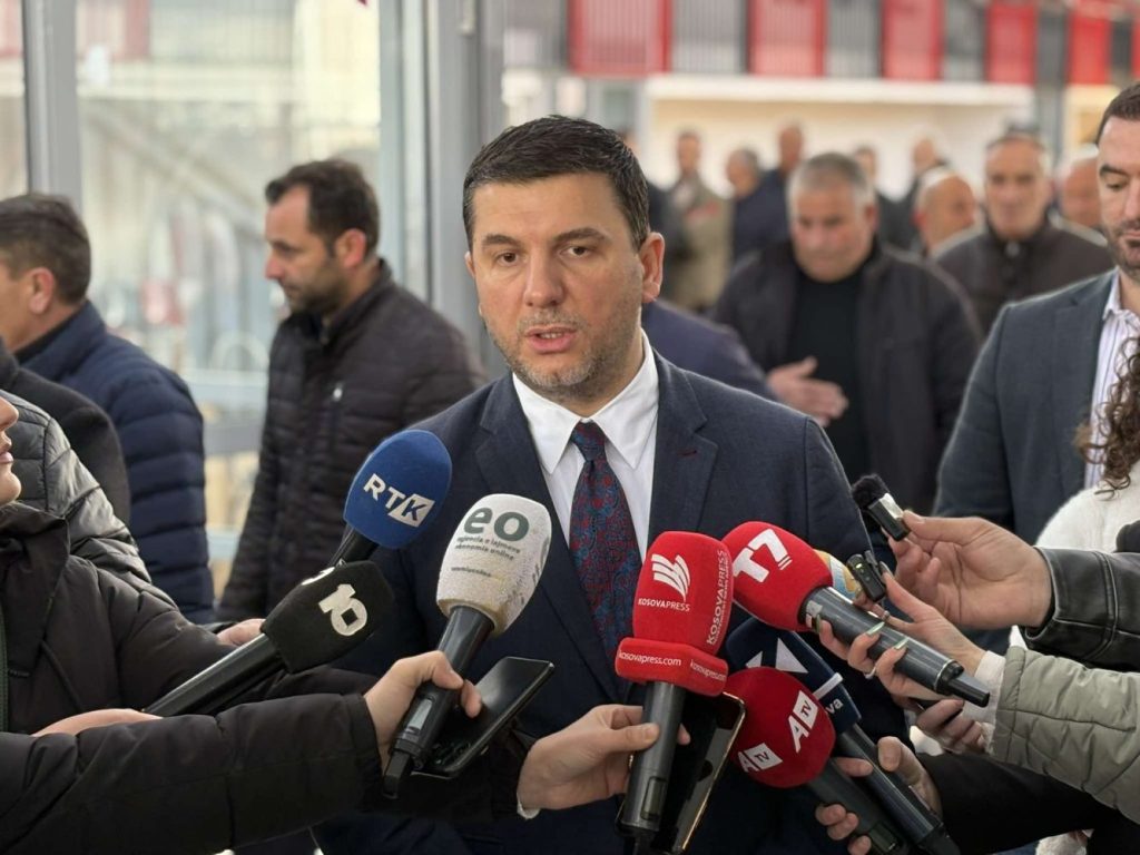 Krasniqi  Nuk keni të drejtë me ndryshu formën e votimit  po e thelloni krizën