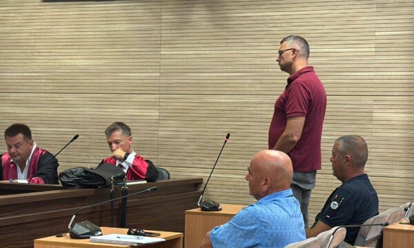 Prokuroria propozon dëbimin e Popoviqit për dy vjet nga Kosova  Gjykata vendos pasdite