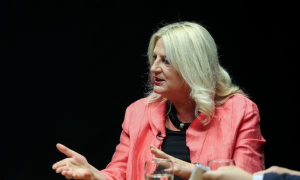 Edita Tahiri  Dell dhe Faith ma ofruan postin e presidentes