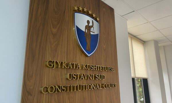 Në pritje të aktgjykimit të Kushtetueses  sot përfundon masa e përkohshme për konstituimin e Kuvendit