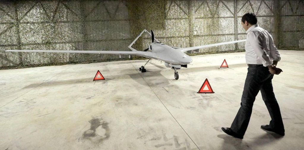 Dronë në qiell  tension në tokë