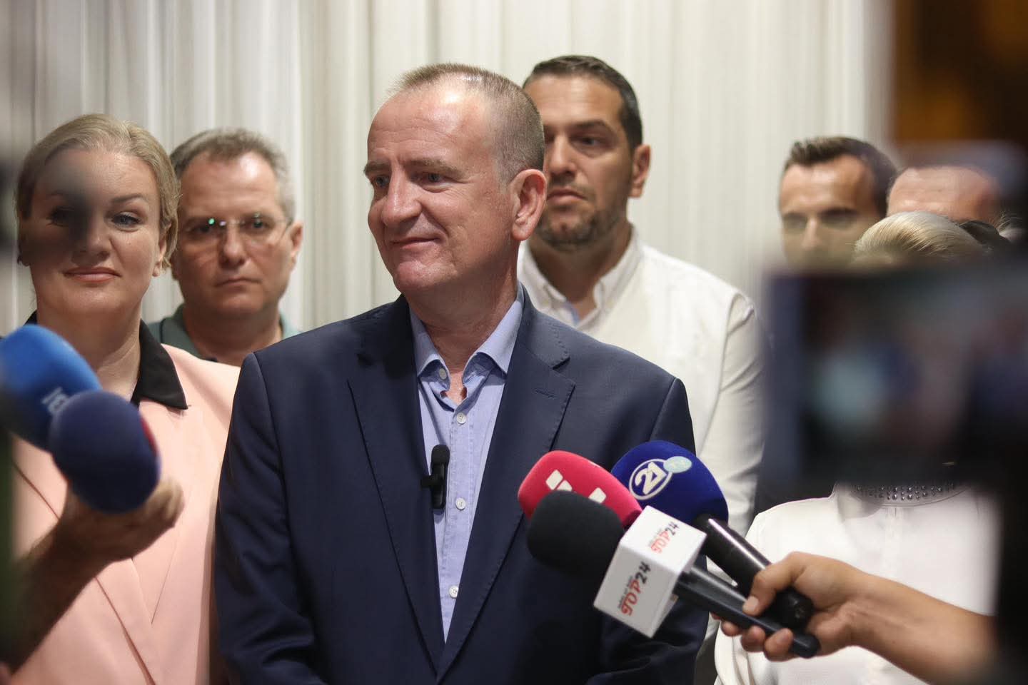 Arben Taravari: Kisha gabuar me Artan Grubin, shpifësi më i madh paska qenë Izet Mexhiti