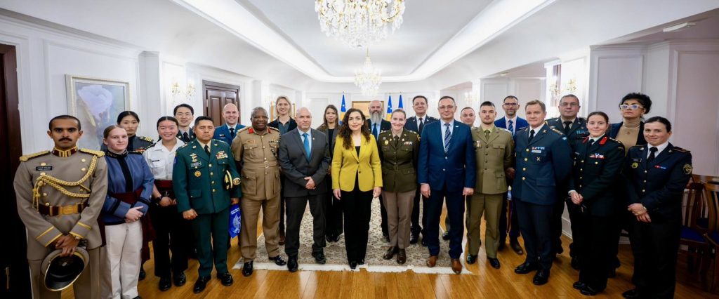 Presidentja Osmani priti gjeneralë dhe oficerë nga 16 shtete në simpoziumin ISOMA