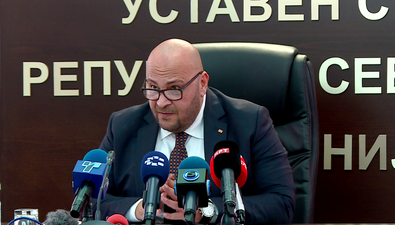 Kostadinovski  Ligji për përdorimin e gjuhëve në rend dite më së voni deri në shkurt