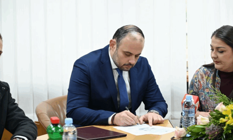 Gjorgjievski merr zyrtarisht detyrën e kryetarit të Shkupit  nis aksionin e madh të pastrimit sonte në 20 30