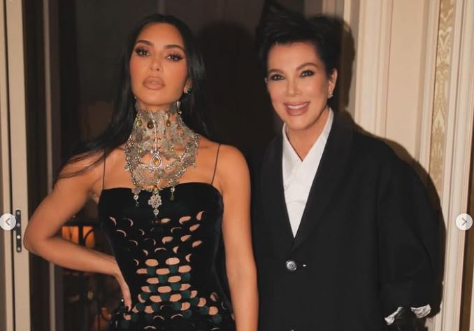 Kim emocionon për 70 vjetorin e nënës  e quan  gruaja më e bukur 