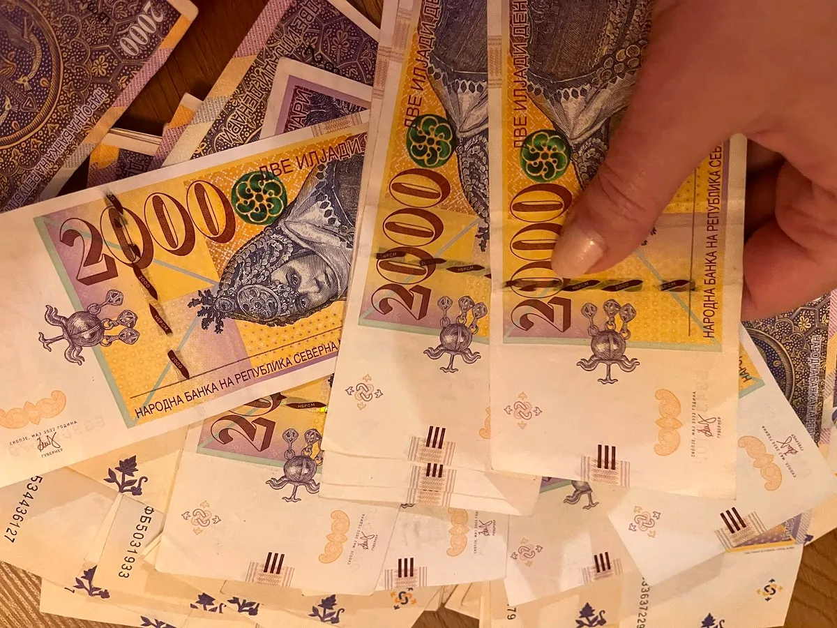 Arkëtarja në Kavadar akuzohet për përvetësim të 568 mijë denarëve nga ndërmarrja publike