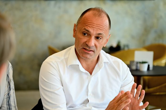 Filipçe paralajmëron pastrim të madh në LSDM  kërkon dorëheqjen e Bordit Ekzekutiv