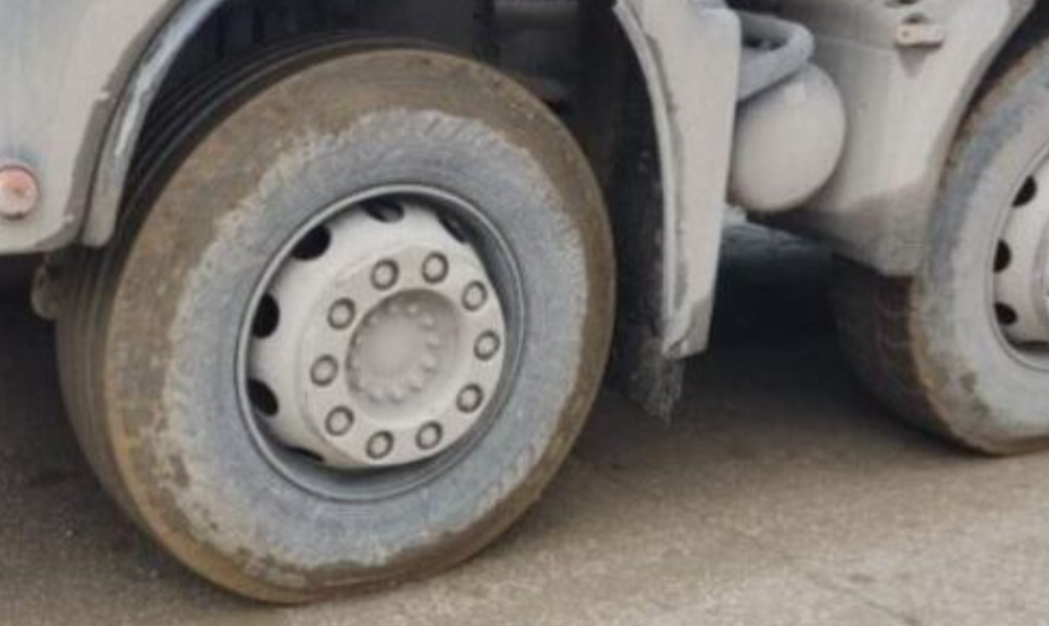 1.300€ gjobë për shoferët e kamionëve me baltë në rrugët e Shkupit