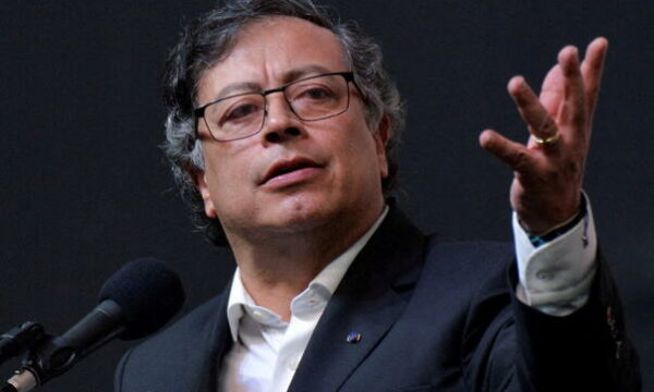 Presidenti kolumbian i drejtohet Trumpit  Mos më shpif më