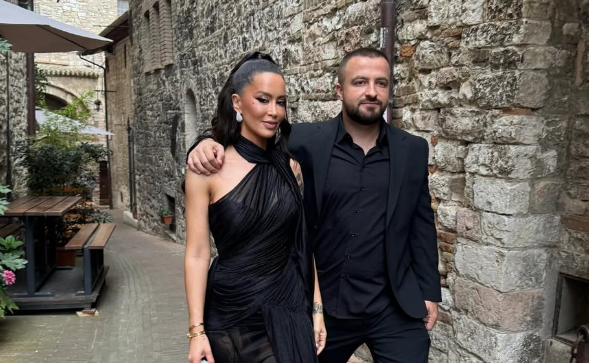  Mbretëresha ime   një burrë si Kreshniku   i bën urimin special Dafinës