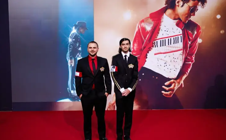 Djemtë e Michael Jackson shfaqen në publik në Berlin pas një kohe të gjatë