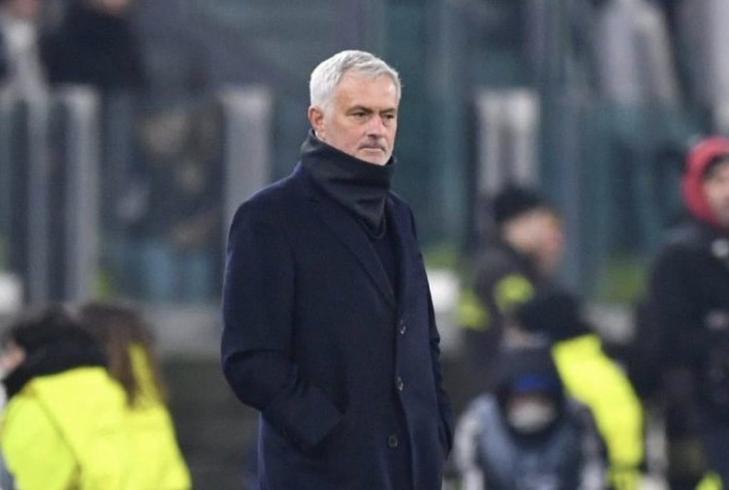 Mourinho dëshiron të rikthehet si trajner i Realit  pret thirrje nga drejtuesit