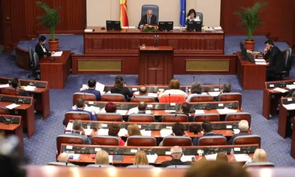 Kuvendi pritet të vendosë për vazhdimin e afatit të gjendjes së krizës për naftën dhe derivatet e naftës