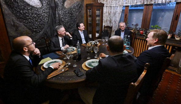 Kurti njofton për  darkë pune  me Sorensenin  nuk e përmend askund që kanë folur për dialogun me Serbinë
