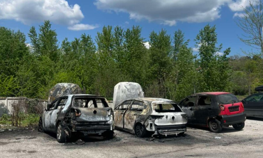 Përsëritet djegia e veturave te Kalaja e Shkupit 