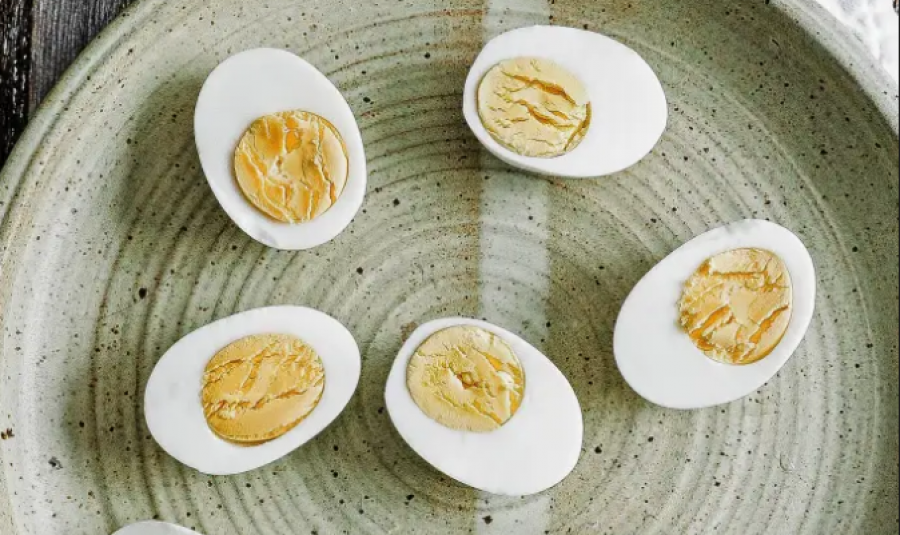 A janë të sigurta vezët me të verdhë jeshile  Ja çfarë thonë ekspertët