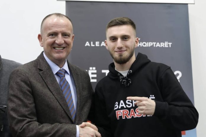 Hamza Nuhiu largohet nga Aleanca për Shqiptarët  akuza për nepotizëm dhe përjashtim